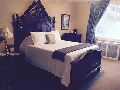 Versailles The Woodford Inn מראה חיצוני תמונה