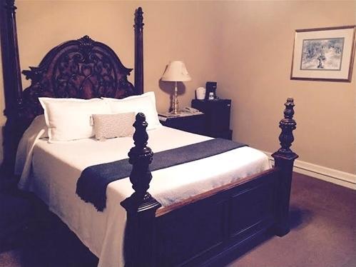 Versailles The Woodford Inn מראה חיצוני תמונה